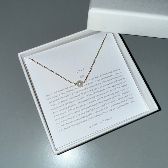 Bryan Anthonys Grit Necklace Pearl- comes in a box - Picture 6 of 6